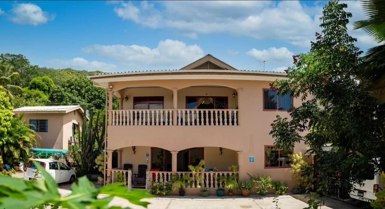 Apartmán Chez Benoit Self Catering Victoria Exteriér fotografie