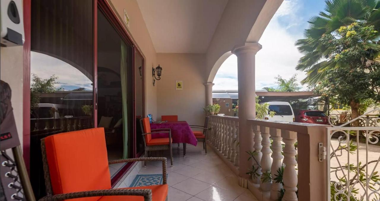 Apartmán Chez Benoit Self Catering Victoria Exteriér fotografie